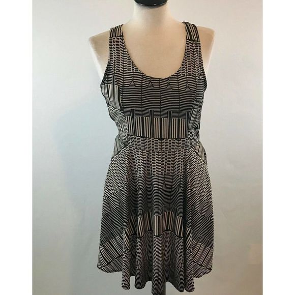 LUSH Black/Cream Sleeveless Mesh Back Dress Small‎ - Picture 4 of 10